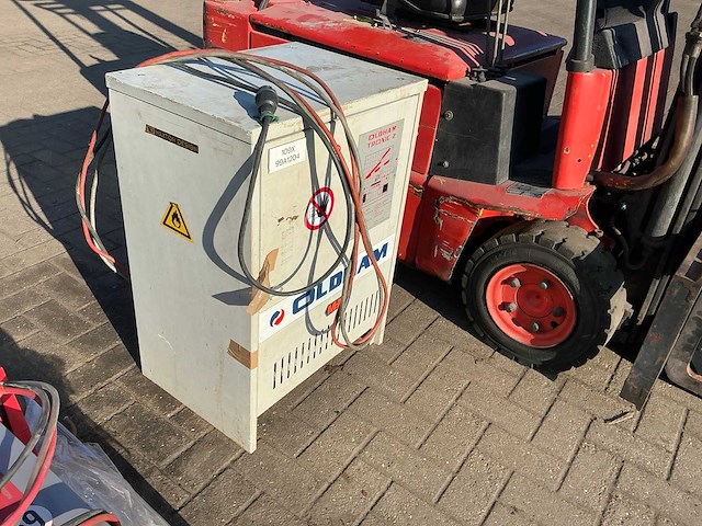 Oldham acculader - afbeelding 1 van  6