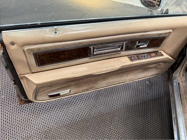 Oldsmobile - toronado - 5.0 3 ez 57 - oldtimer - 1982 - afbeelding 24 van  35
