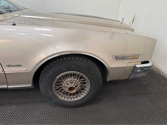 Oldsmobile - toronado - 5.0 3 ez 57 - oldtimer - 1982 - afbeelding 28 van  35
