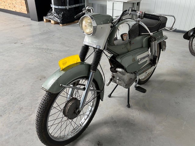 Oldtimer bromfiets magneet benzine 1977 (marge) - afbeelding 1 van  1