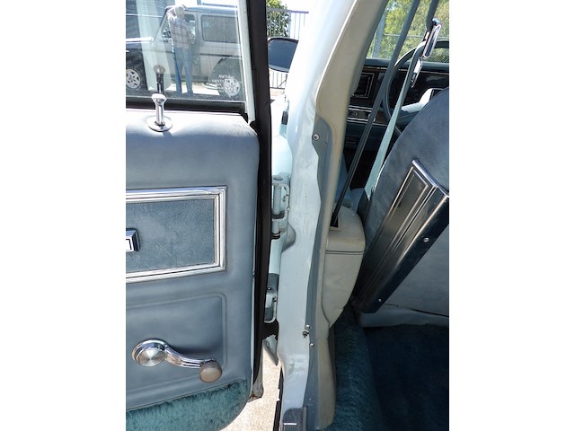 Oldtimer, chevrolet, caprice classic 4, lichtblauw, 1979 - afbeelding 30 van  156