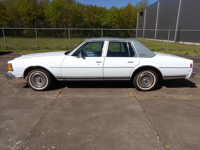 Oldtimer, chevrolet, caprice classic 4, lichtblauw, 1979 - afbeelding 1 van  156