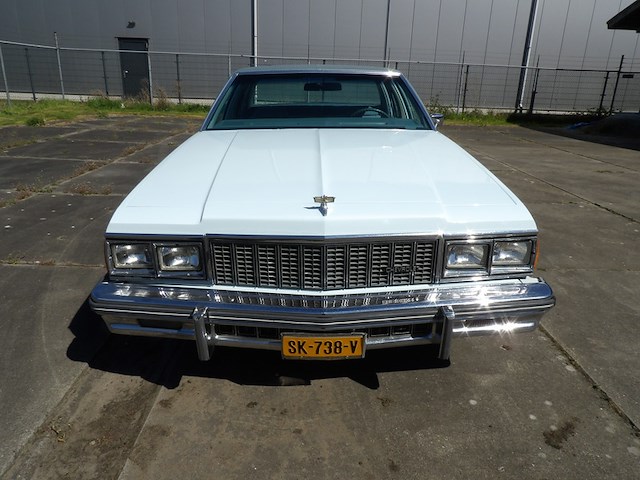 Oldtimer, chevrolet, caprice classic 4, lichtblauw, 1979 - afbeelding 80 van  156