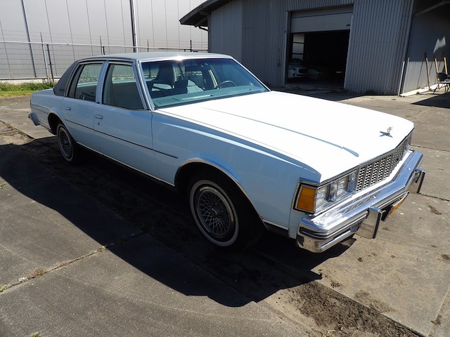 Oldtimer, chevrolet, caprice classic 4, lichtblauw, 1979 - afbeelding 91 van  156