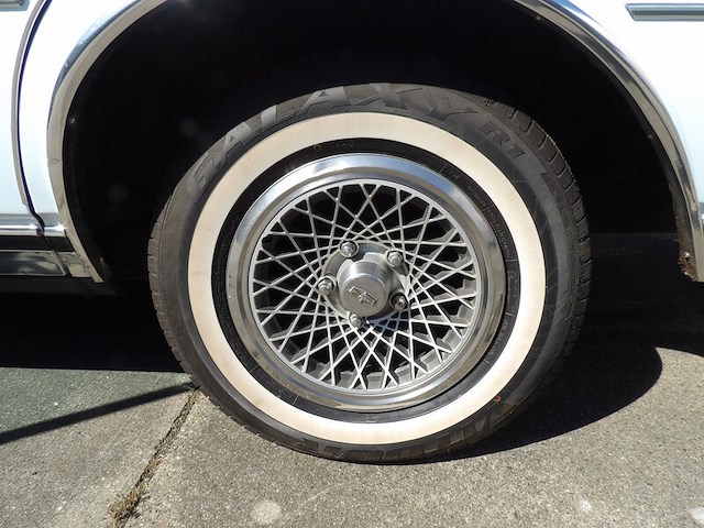 Oldtimer, chevrolet, caprice classic 4, lichtblauw, 1979 - afbeelding 108 van  156