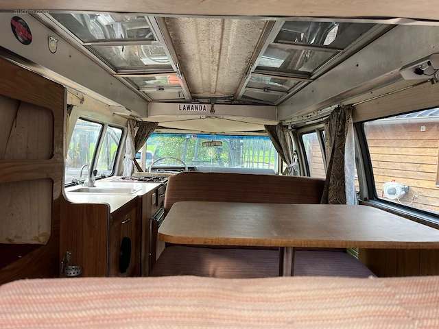 Oldtimer chevrolet sportsvan - afbeelding 13 van  26