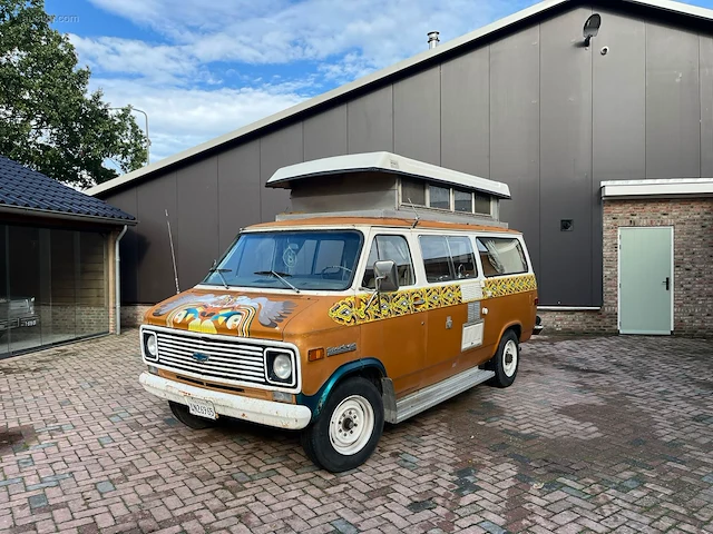 Oldtimer chevrolet sportsvan - afbeelding 14 van  26