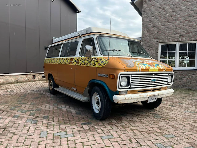 Oldtimer chevrolet sportsvan - afbeelding 12 van  26