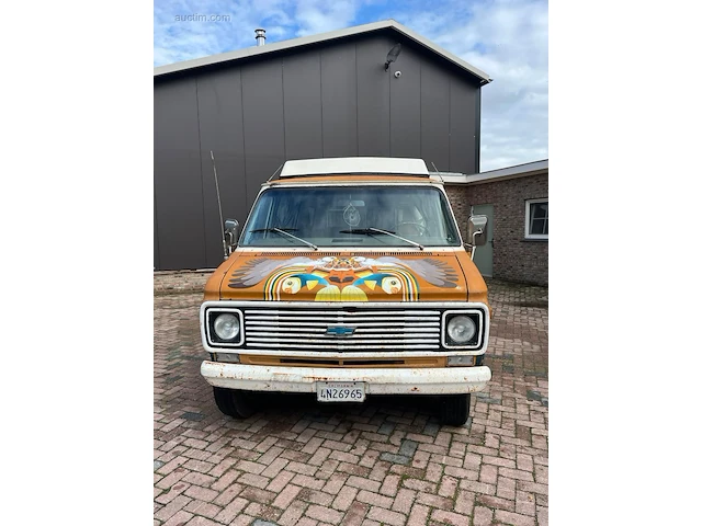Oldtimer chevrolet sportsvan - afbeelding 20 van  26