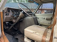 Oldtimer chevrolet sportsvan - afbeelding 24 van  26