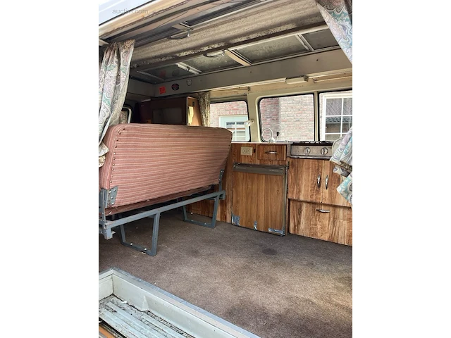 Oldtimer chevrolet sportsvan - afbeelding 25 van  26