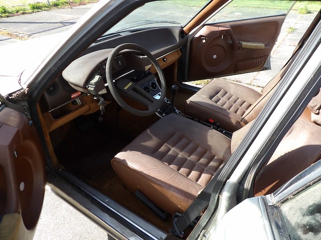 Oldtimer, citroën, cx 2200 matic, zilver-metallic, 1976 - afbeelding 39 van  190