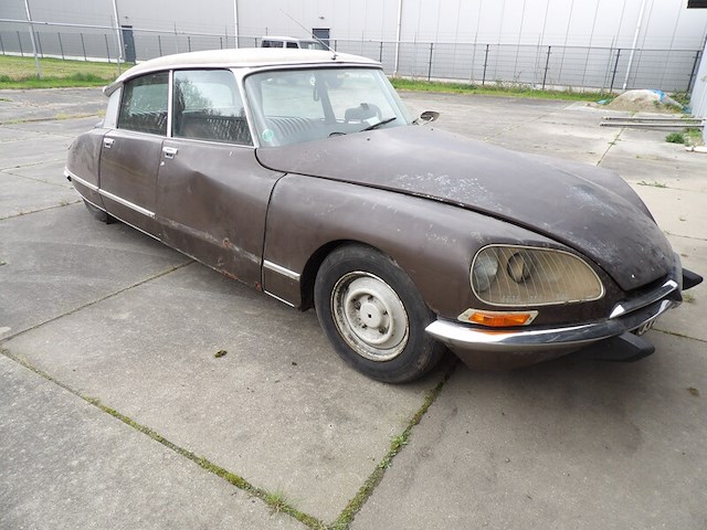 Oldtimer, citroën, ds 23 injection pallas, bruin-metallic, 1974 - afbeelding 5 van  168