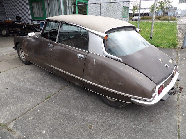 Oldtimer, citroën, ds 23 injection pallas, bruin-metallic, 1974 - afbeelding 8 van  168