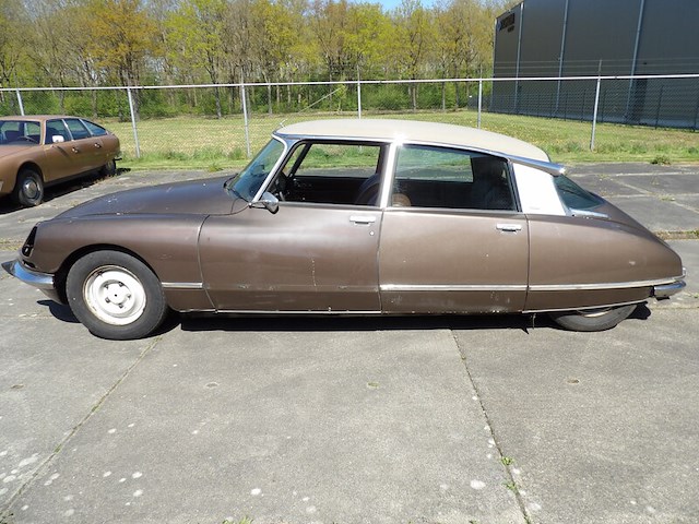 Oldtimer, citroën, ds 23 injection pallas, bruin-metallic, 1974 - afbeelding 14 van  168