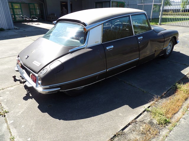 Oldtimer, citroën, ds 23 injection pallas, bruin-metallic, 1974 - afbeelding 19 van  168