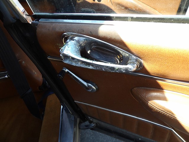 Oldtimer, citroën, ds 23 injection pallas, bruin-metallic, 1974 - afbeelding 63 van  168