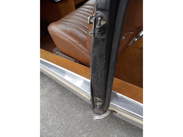 Oldtimer, citroën, ds 23 injection pallas, bruin-metallic, 1974 - afbeelding 57 van  168
