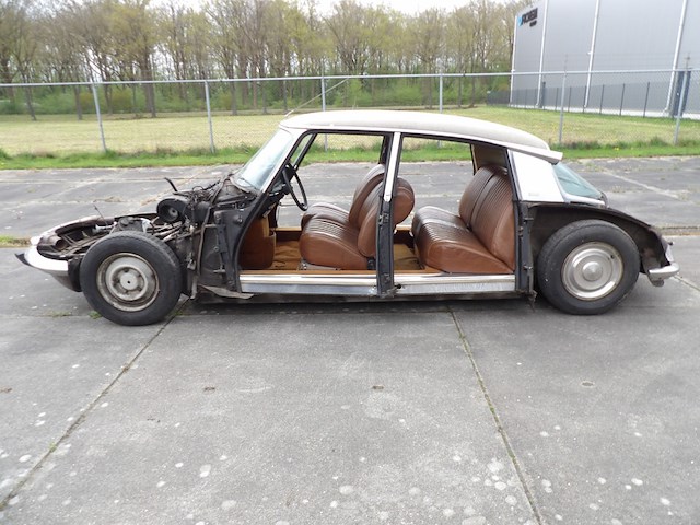 Oldtimer, citroën, ds 23 injection pallas, bruin-metallic, 1974 - afbeelding 1 van  168