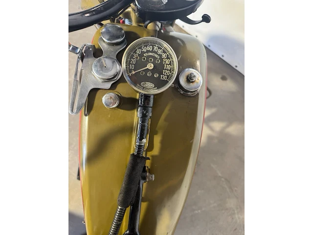 Oldtimer harley davidson dl - afbeelding 21 van  39