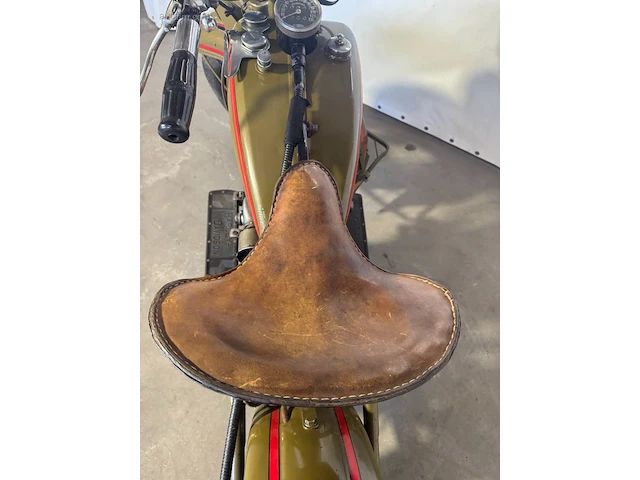 Oldtimer harley davidson dl - afbeelding 26 van  39