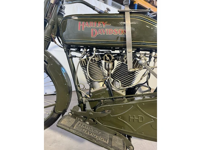 Oldtimer harley davidson model j - afbeelding 15 van  32