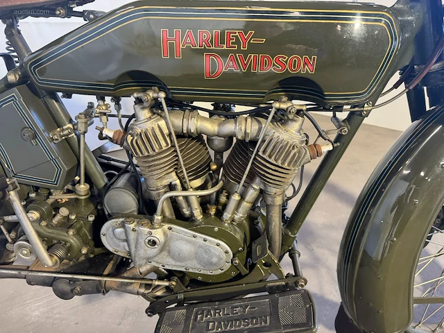 Oldtimer harley davidson model j - afbeelding 16 van  32
