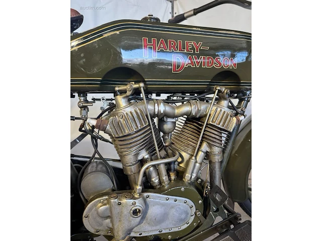 Oldtimer harley davidson model j - afbeelding 21 van  32