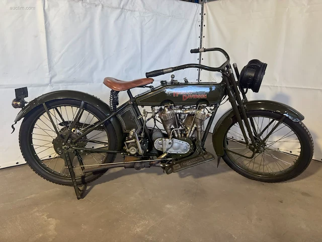Oldtimer harley davidson model j - afbeelding 12 van  32