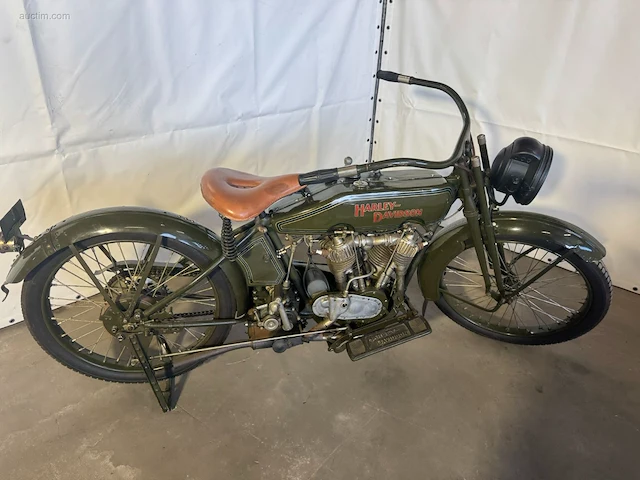 Oldtimer harley davidson model j - afbeelding 27 van  32