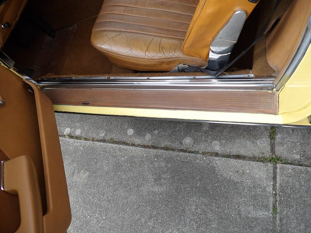 Oldtimer, mercedes-benz, r107 350sl, 350 sl roadster, geel, 1972 - afbeelding 4 van  144
