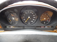 Oldtimer, mercedes-benz, r107 350sl, 350 sl roadster, geel, 1972 - afbeelding 30 van  144
