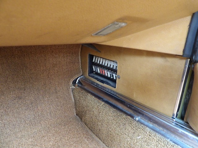 Oldtimer, mercedes-benz, r107 350sl, 350 sl roadster, geel, 1972 - afbeelding 34 van  144