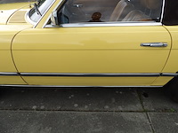 Oldtimer, mercedes-benz, r107 350sl, 350 sl roadster, geel, 1972 - afbeelding 56 van  144