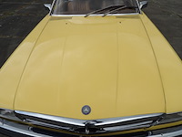 Oldtimer, mercedes-benz, r107 350sl, 350 sl roadster, geel, 1972 - afbeelding 64 van  144
