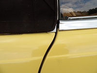Oldtimer, mercedes-benz, r107 350sl, 350 sl roadster, geel, 1972 - afbeelding 96 van  144