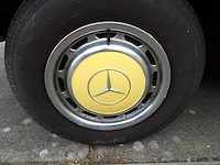 Oldtimer, mercedes-benz, r107 350sl, 350 sl roadster, geel, 1972 - afbeelding 106 van  144