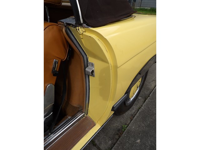 Oldtimer, mercedes-benz, sl-klasse, 350 sl roadster, geel, 1972 - afbeelding 6 van  144