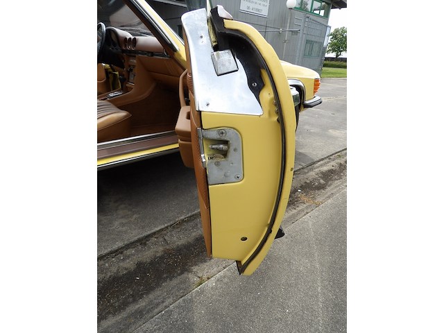 Oldtimer, mercedes-benz, sl-klasse, 350 sl roadster, geel, 1972 - afbeelding 9 van  144