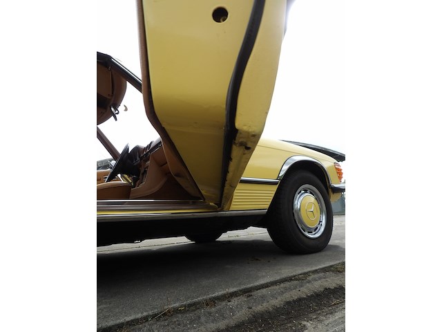 Oldtimer, mercedes-benz, sl-klasse, 350 sl roadster, geel, 1972 - afbeelding 10 van  144