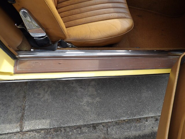 Oldtimer, mercedes-benz, sl-klasse, 350 sl roadster, geel, 1972 - afbeelding 12 van  144