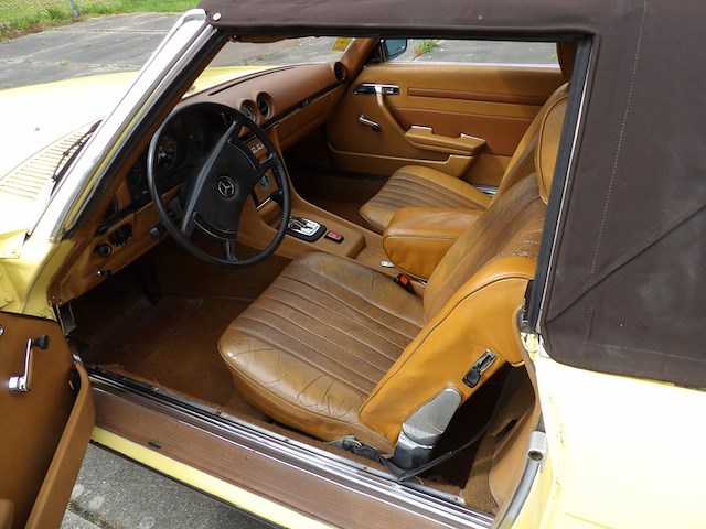 Oldtimer, mercedes-benz, sl-klasse, 350 sl roadster, geel, 1972 - afbeelding 20 van  144