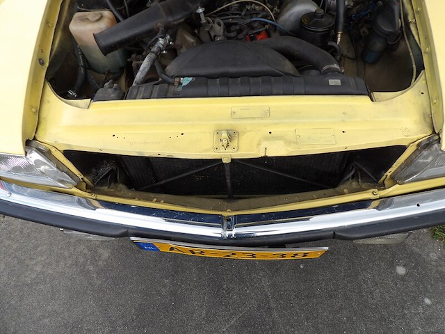 Oldtimer, mercedes-benz, sl-klasse, 350 sl roadster, geel, 1972 - afbeelding 24 van  144