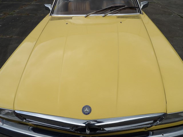 Oldtimer, mercedes-benz, sl-klasse, 350 sl roadster, geel, 1972 - afbeelding 64 van  144