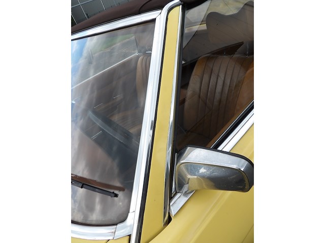 Oldtimer, mercedes-benz, sl-klasse, 350 sl roadster, geel, 1972 - afbeelding 84 van  144