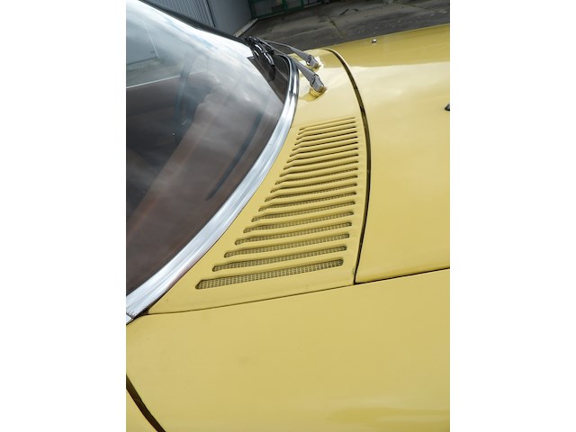 Oldtimer, mercedes-benz, sl-klasse, 350 sl roadster, geel, 1972 - afbeelding 88 van  144