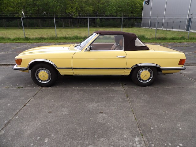 Oldtimer, mercedes-benz, sl-klasse, 350 sl roadster, geel, 1972 - afbeelding 79 van  144