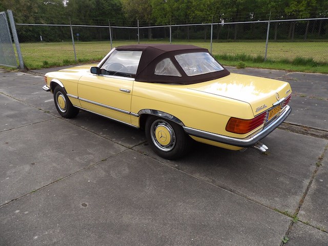 Oldtimer, mercedes-benz, sl-klasse, 350 sl roadster, geel, 1972 - afbeelding 90 van  144