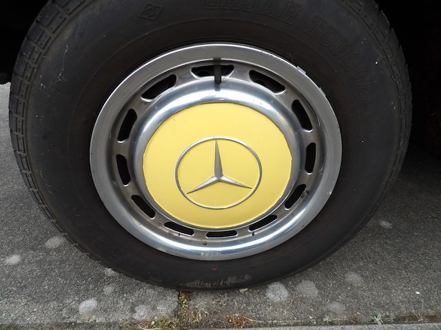 Oldtimer, mercedes-benz, sl-klasse, 350 sl roadster, geel, 1972 - afbeelding 106 van  144