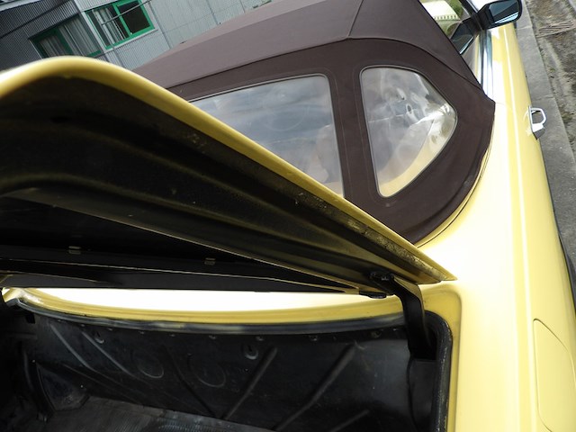 Oldtimer, mercedes-benz, sl-klasse, 350 sl roadster, geel, 1972 - afbeelding 139 van  144